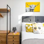 New Groups & Contractor Stays-5bed-2bath-parking-by Fabaccommodation *