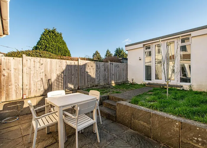 Hébergement de vacances New Groups & Contractor Stays-5Bed-2Bath-Parking-By Fabaccommodation *